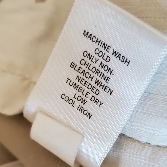 Banana Republic Cargo Shorts - Picture 4 of 5